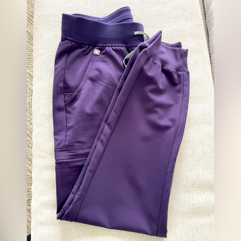 FIGS Woman’s Zamora Jogger Scrub